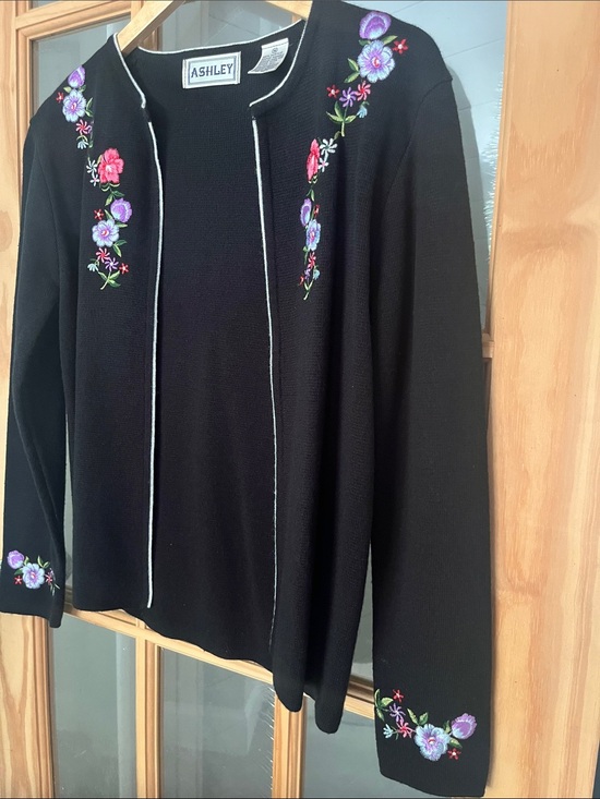 Ashley By 26 International Sweaters - Ashley Vintage embroidered dark floral open Cardigan Sz medium